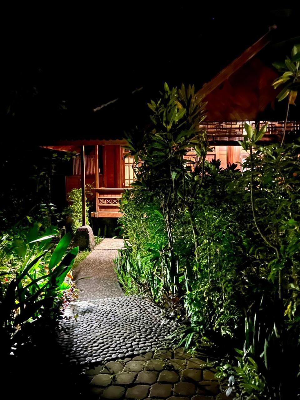 Secret Moon Beach House Jasri Exteriér fotografie